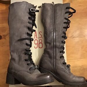 AS98 ladies size 7 boots
